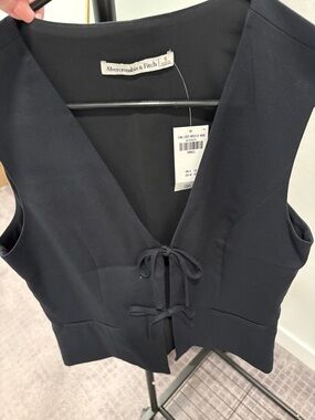 Abercrombie & Fitch Black V-Neck Tie-Front Tunic Top